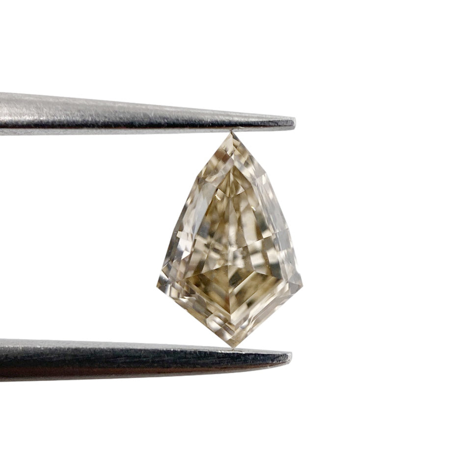 0.76ct | Champagne VVS Kite Shape Step Cut Diamond-Modern Rustic Diamond