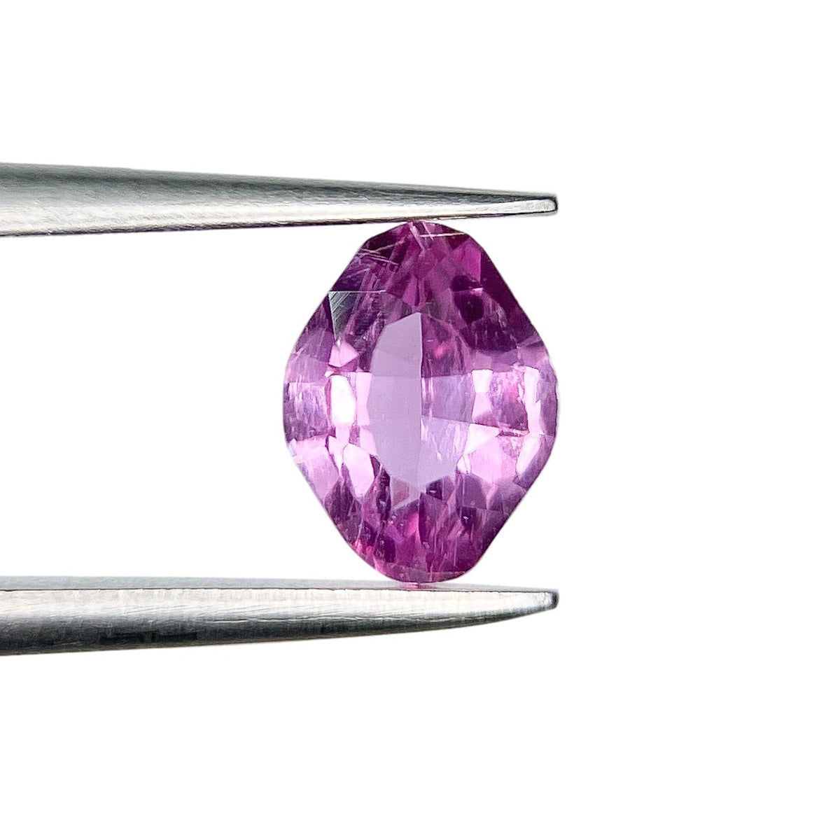 0.82ct | Brilliant Cut Oval Shape Pink Sapphire-Modern Rustic Diamond