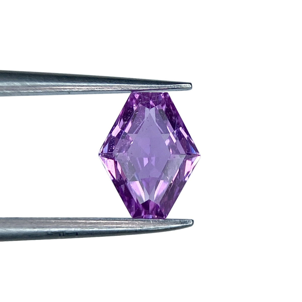 1.00ct | Brilliant Cut Lozenge Shape Violet Sapphire-Modern Rustic Diamond