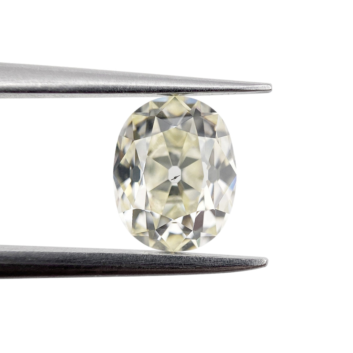 1.30ct | Light Color VS-SI Oval Shape Old Mine Cut Diamond - Modern Rustic Diamond