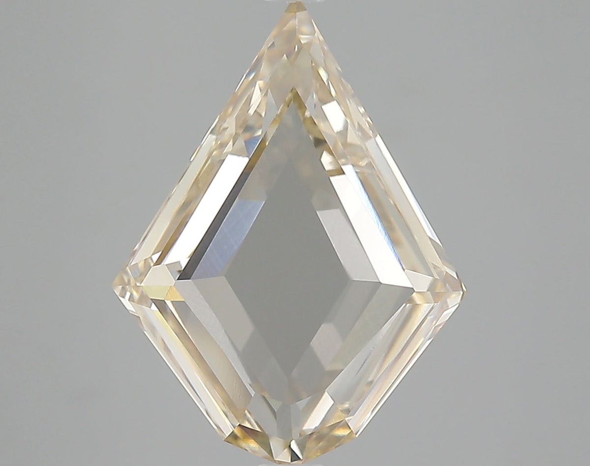4.18ct | Champagne VVS Kite Shape Step Cut Diamond-Modern Rustic Diamond